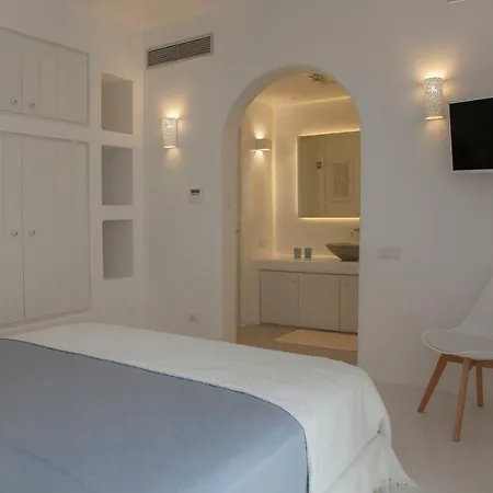 Paros Sleeps 16 Pool Air Con * Páros