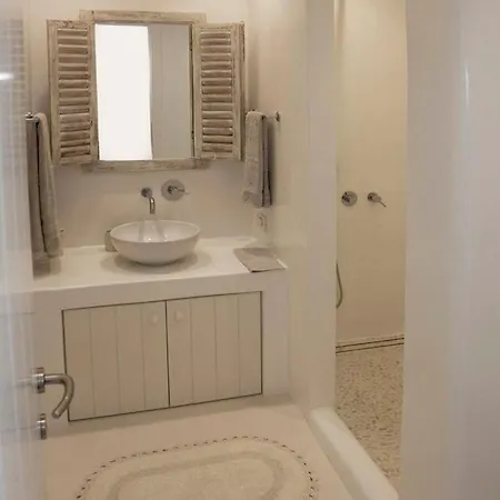 Paros Sleeps 16 Pool Air Con Villa